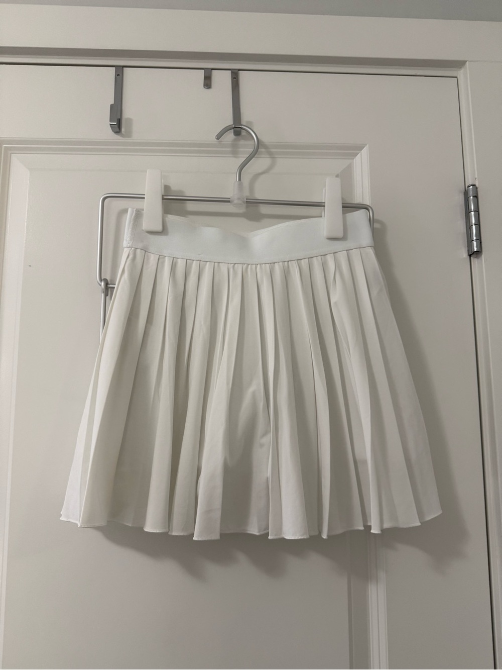 Aritzia TnAction TnaMove Tennis Pro Micro Skirt XS White